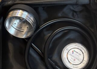 découvrez notre narguilé portable, facile à transporter et à utiliser partout pour une expérience de chicha authentique et conviviale.