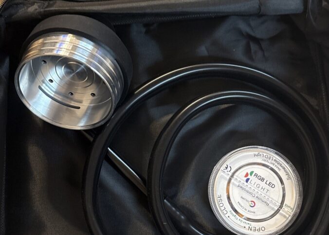 découvrez notre narguilé portable, facile à transporter et à utiliser partout pour une expérience de chicha authentique et conviviale.