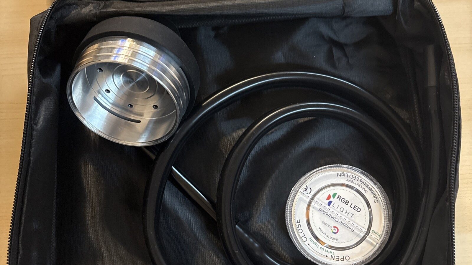 découvrez notre narguilé portable, facile à transporter et à utiliser partout pour une expérience de chicha authentique et conviviale.